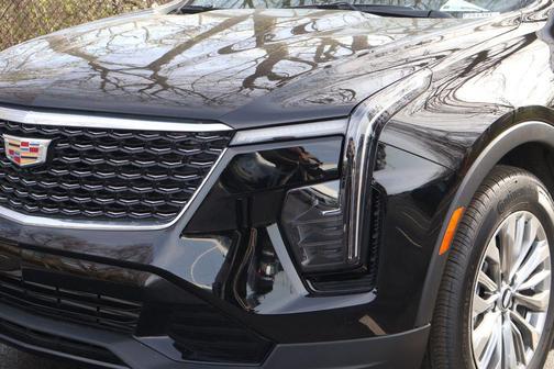 Stellar Black Metallic 2024 Cadillac XT4 Premium Luxury
