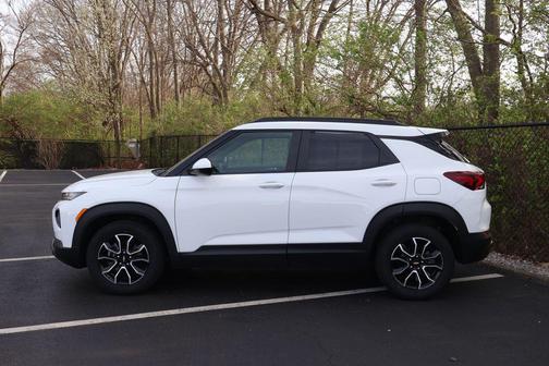 Summit White 2023 Chevrolet Trailblazer ACTIV