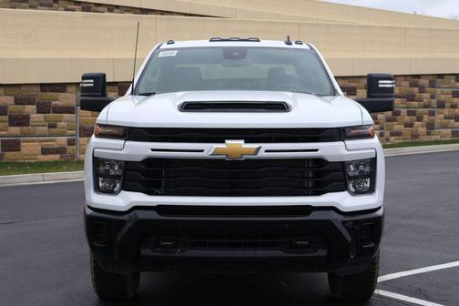 2026 Chevrolet Silverado 2500 Custom