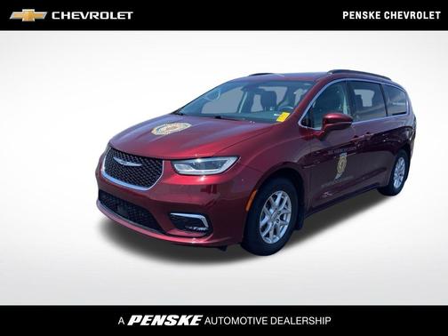 Velvet Red Pearlcoat 2022 Chrysler Pacifica Touring L