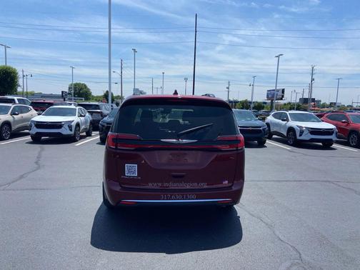 Velvet Red Pearlcoat 2022 Chrysler Pacifica Touring L