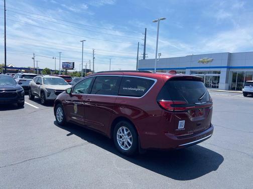 Velvet Red Pearlcoat 2022 Chrysler Pacifica Touring L
