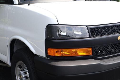 Summit White 2026 Chevrolet Express 2500 Work Van