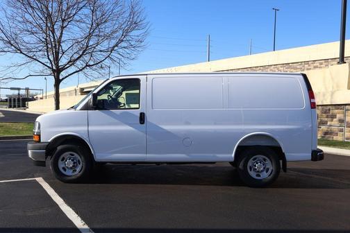 Summit White 2026 Chevrolet Express 2500 Work Van
