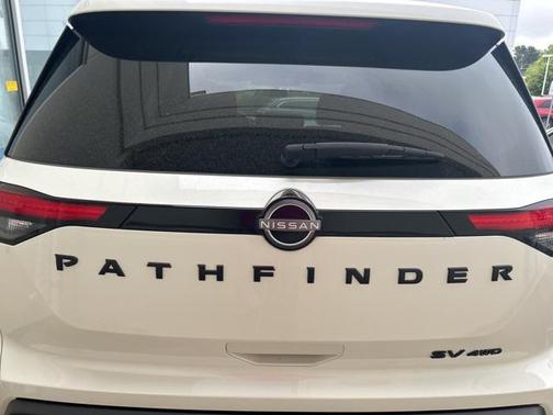 2022 Nissan Pathfinder SV 4WD