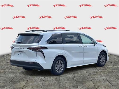 2025 Toyota Sienna XLE 7 Passenger