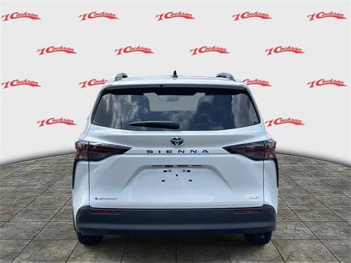 2025 Toyota Sienna XLE 7 Passenger