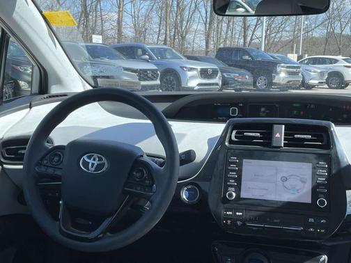 2020 Toyota Prius LE