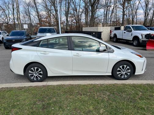 2020 Toyota Prius LE