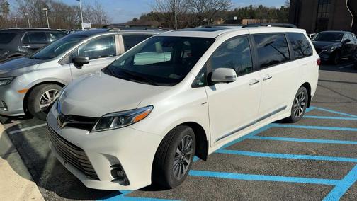 2020 Toyota Sienna Limited Premium