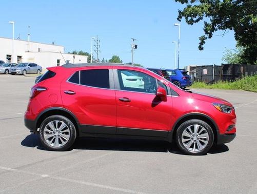 Photo 2 of 32 of 2019 Buick Encore Preferred
