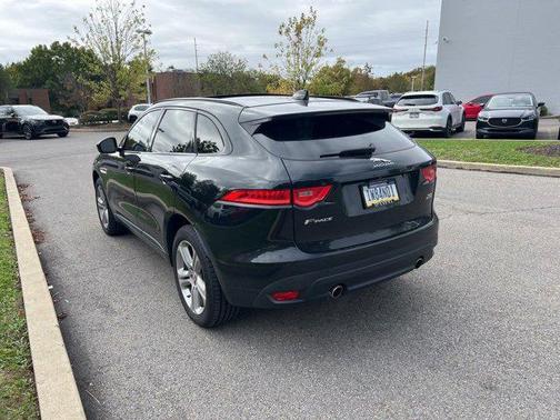 2019 Jaguar F-PACE 30t R-Sport