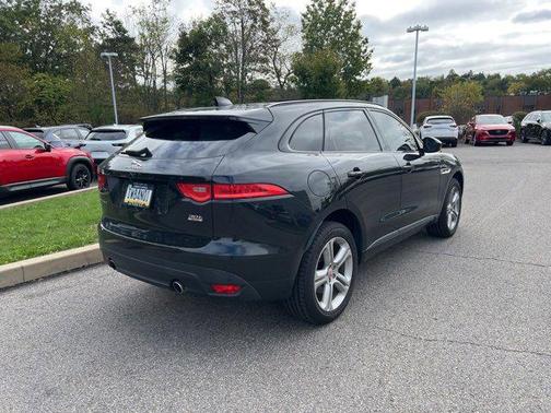 2019 Jaguar F-PACE 30t R-Sport