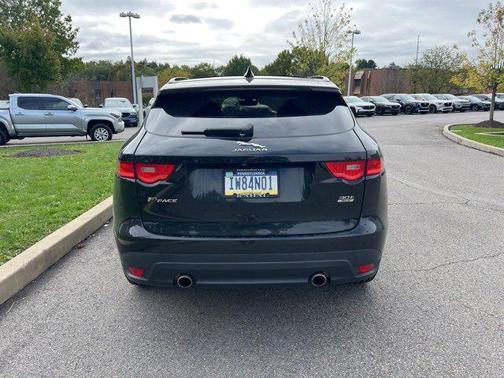2019 Jaguar F-PACE 30t R-Sport