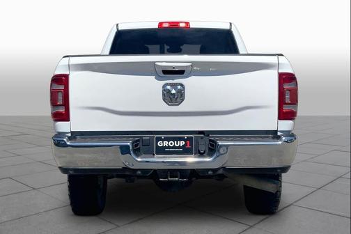 Bright White Clearcoat 2022 RAM 2500 Big Horn