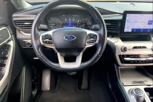 Infinite Blue Metallic Tinted Clearcoat 2021 Ford Explorer XLT