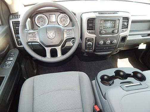 Photo 5 of 6 of 2019 RAM 1500 Classic Express