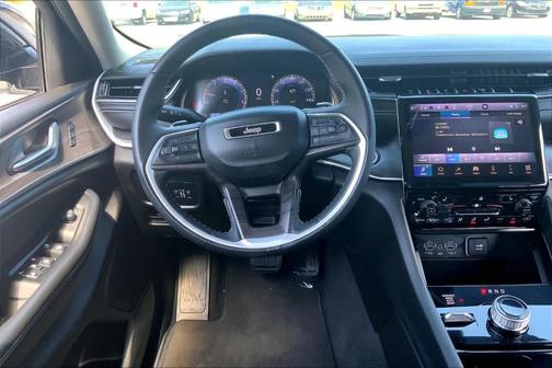 Bright White Clearcoat 2023 Jeep Grand Cherokee Limited