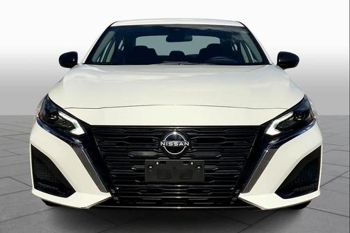 Glacier White 2025 Nissan Altima SV