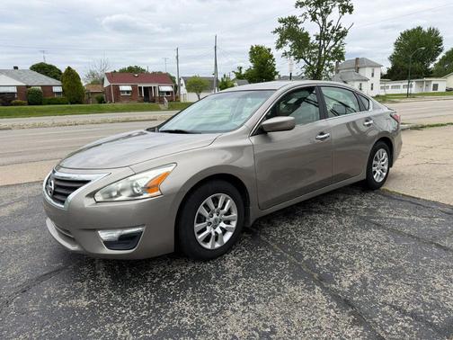 Silver 2014 Nissan Altima 2.5 S