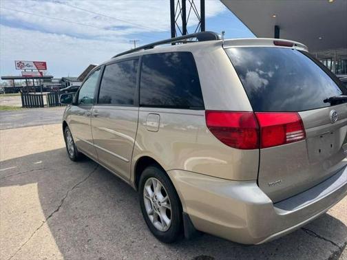 2004 Toyota Sienna XLE