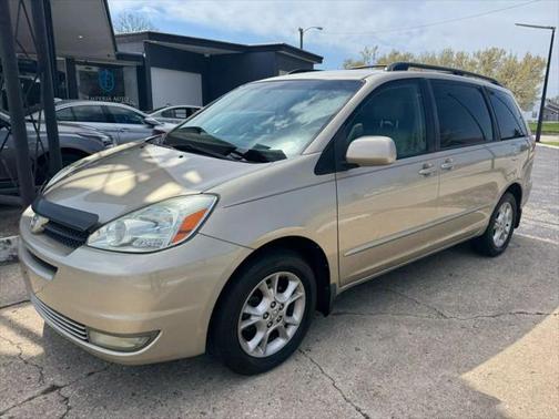 2004 Toyota Sienna XLE