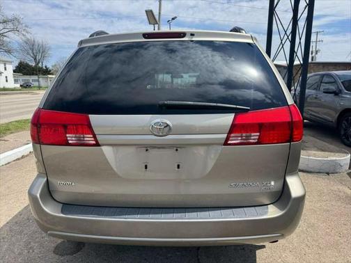 2004 Toyota Sienna XLE