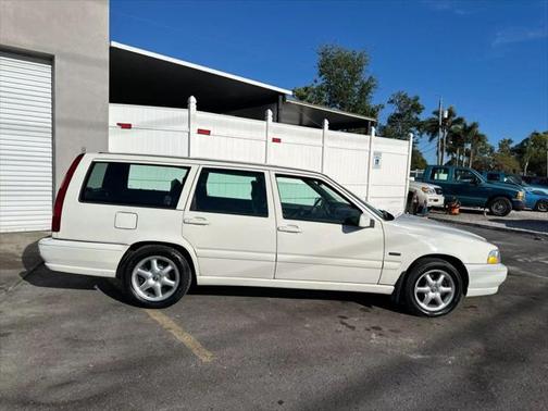 1998 Volvo V70 Wagon 4D