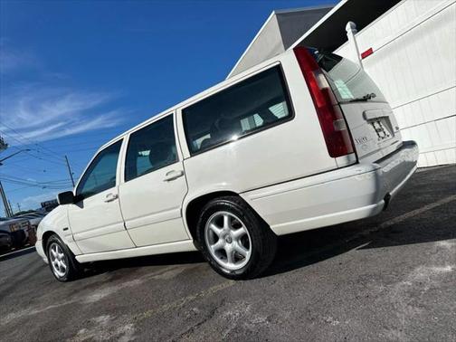 1998 Volvo V70 Wagon 4D