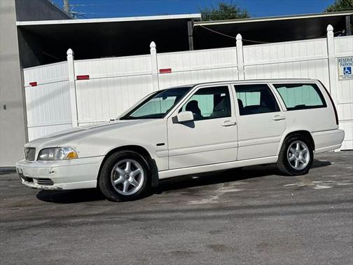 1998 Volvo V70 Wagon 4D