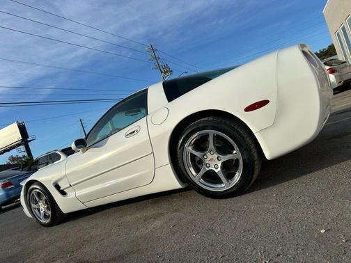 2000 Chevrolet Corvette Base