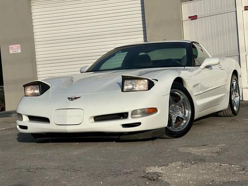 2000 Chevrolet Corvette Base