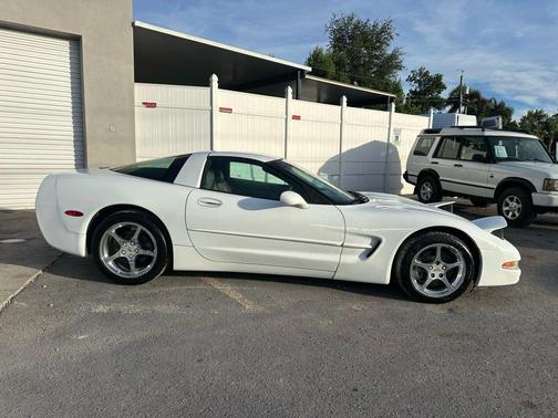 2000 Chevrolet Corvette Base
