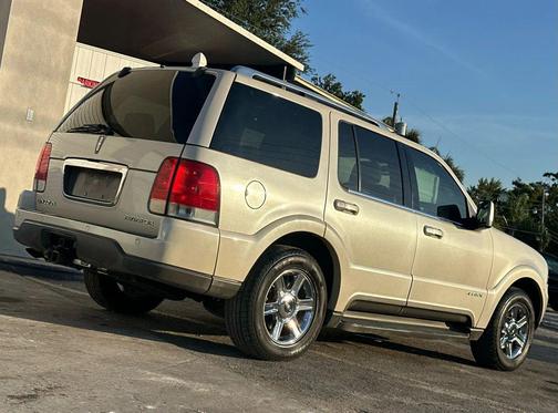 2005 Lincoln Aviator Luxury
