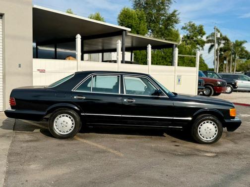 Black 1983 Mercedes-Benz S-Class 300SD