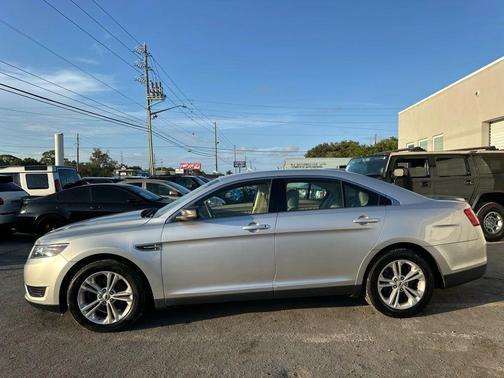 2019 Ford Taurus SE Sedan 4D