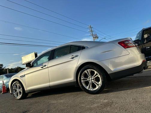 2019 Ford Taurus SE Sedan 4D