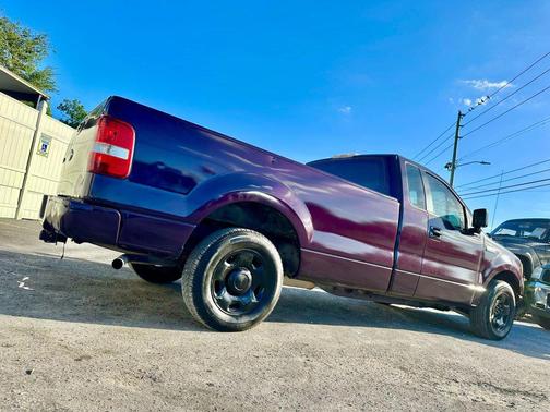 2006 Ford F-150 XL Pickup 2D 6 1/2 ft