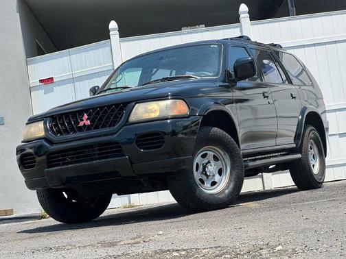 2001 Mitsubishi Montero Sport ES