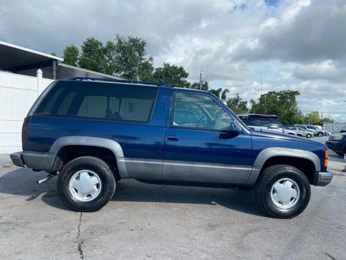 Blue 1995 GMC Yukon Sport