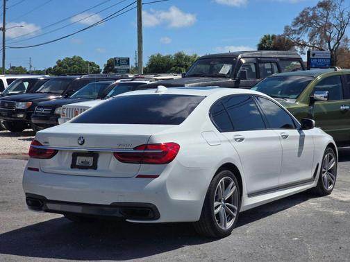 White 2019 BMW 750 i xDrive
