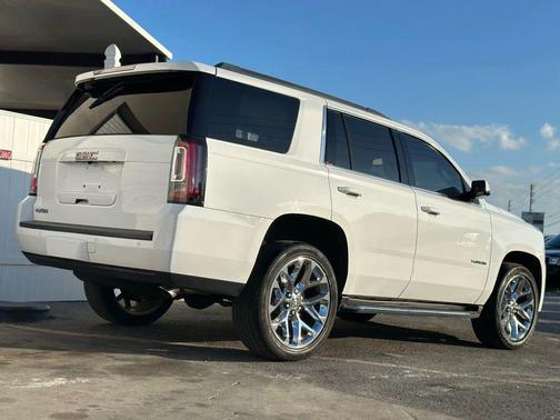 Summit White 2017 GMC Yukon SLE