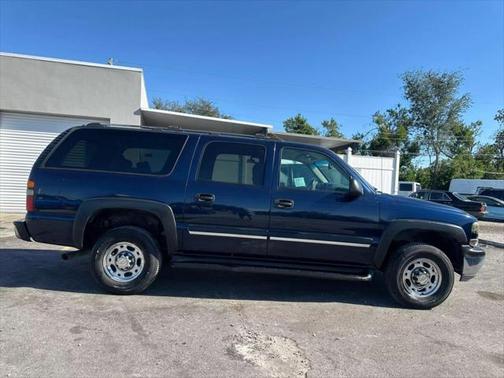 2004 Chevrolet Suburban 1500 LT