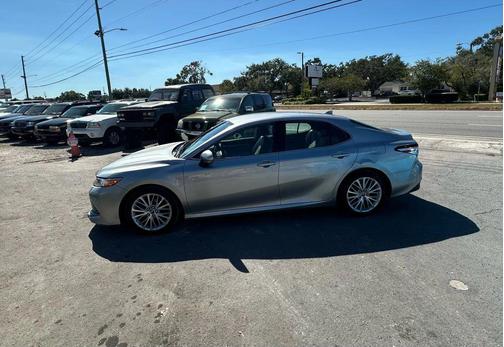 2019 Toyota Camry SE