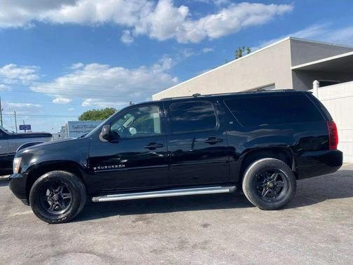 Black 2007 Chevrolet Suburban 1500 LT