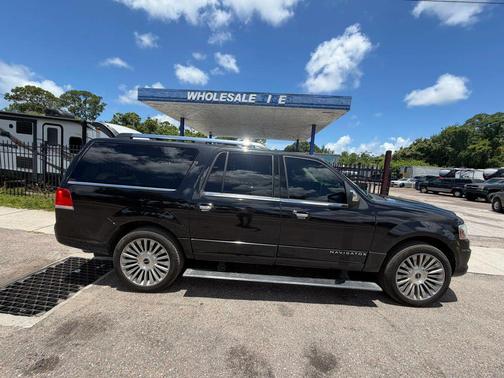 Tuxedo Black Metallic 2015 Lincoln Navigator L