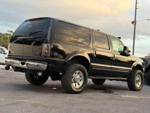 Black Clearcoat Metallic 2000 Ford Excursion Limited