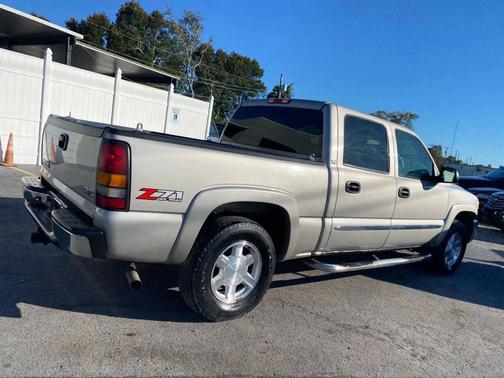 2005 GMC Sierra 1500 SLE Crew Cab