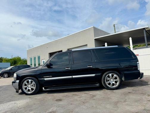 Black Onyx 2005 GMC Yukon XL 1500 SLT