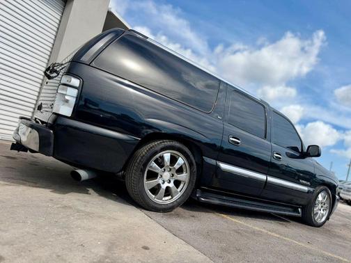 Black Onyx 2005 GMC Yukon XL 1500 SLT